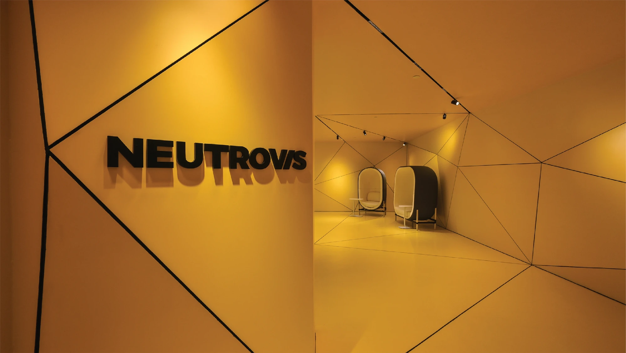 Neutrovis HQ